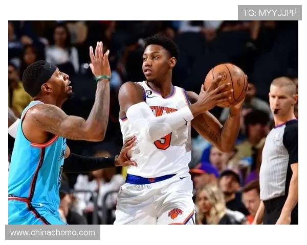 麦克布莱德上篮失手克里斯蒂迅速反击完成2加1精彩进球